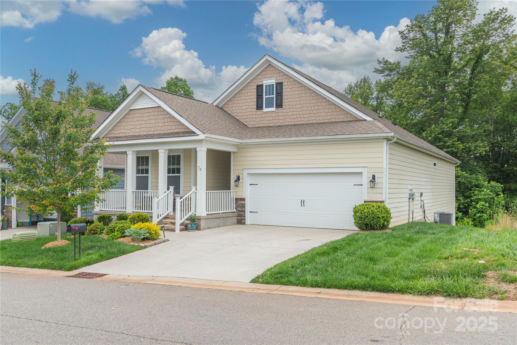 Leicester, North Carolina 28748, United States, 3 Bedrooms Bedrooms, ,2 BathroomsBathrooms,Residential,Active,134420