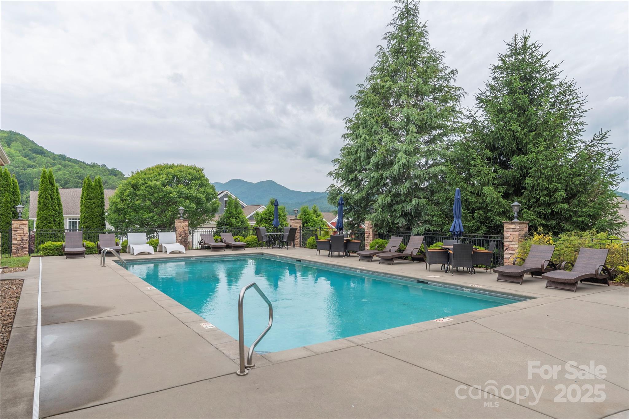 Leicester, North Carolina 28748, United States, 3 Bedrooms Bedrooms, ,2 BathroomsBathrooms,Residential,Active,134420