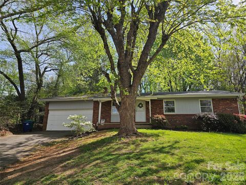 Photo of 3220 Sweeten Creek Road, Asheville, NC 28803 (MLS # 4366165)