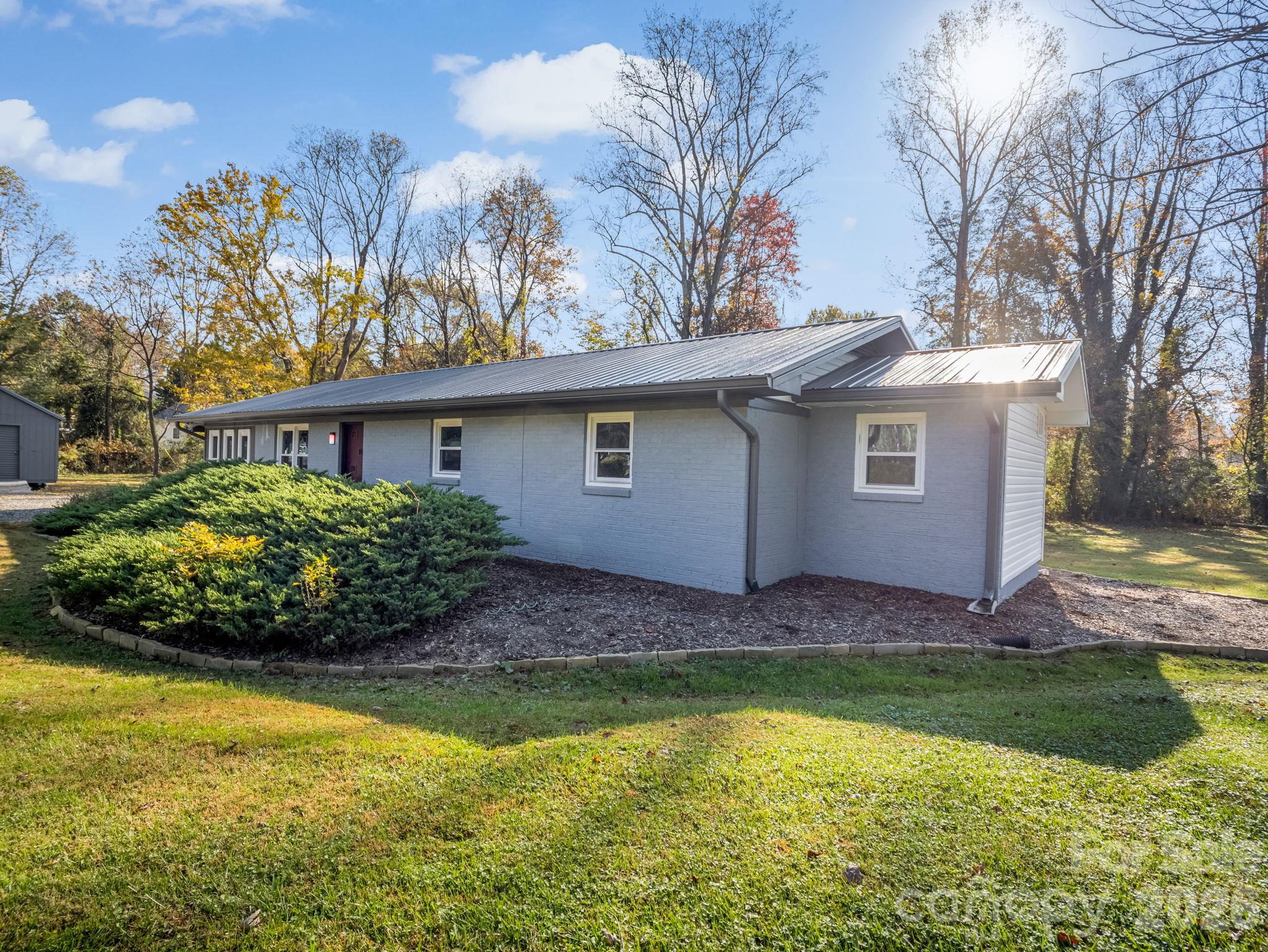 77 S Greenwood Forest Drive