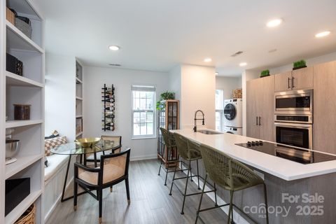 1543 Briar Creek Road B Charlotte NC 28205