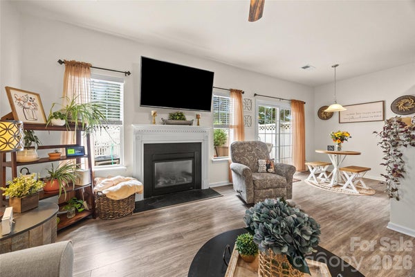 1435 HARPERS INLET DR, CLOVER, SC 29710 - Image bbc8c73e07098c4e72b24d7cb24889f4/1616465052