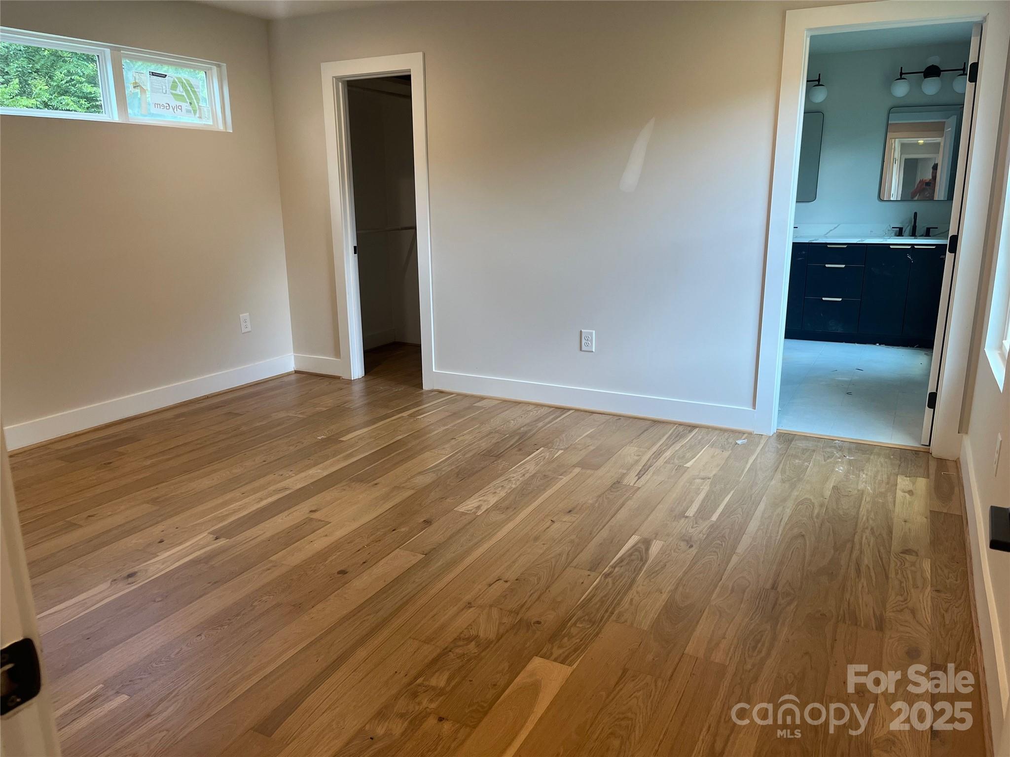 3049 Reid Avenue