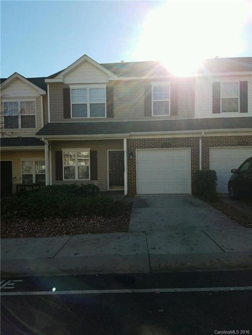 Move-in ready 3BR/2.5BA twonhome in desirable Cascades at River Crossing community.  Open and airy with new Pergo flooring throughout main level, staircase and upper landing. New carpet in bedrooms. Freshly painted throughout. Large master bedroom with huge walk-in closet. Spacious secondary bedrooms. Gas fireplace in great room. Conveniently located to I-77, Ann Springs Greenway and Baxter Village.