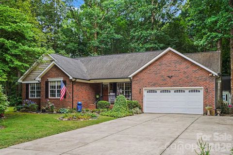 Photo of 6007 Charlton Oaks Drive, Waxhaw, NC 28173 (MLS # 4395428)