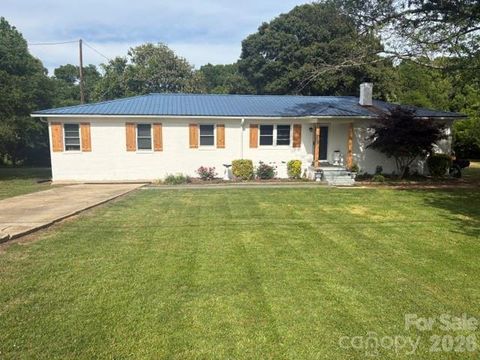 Photo of 487 Linwood Road, Mooresville, NC 28115 (MLS # 4378629)