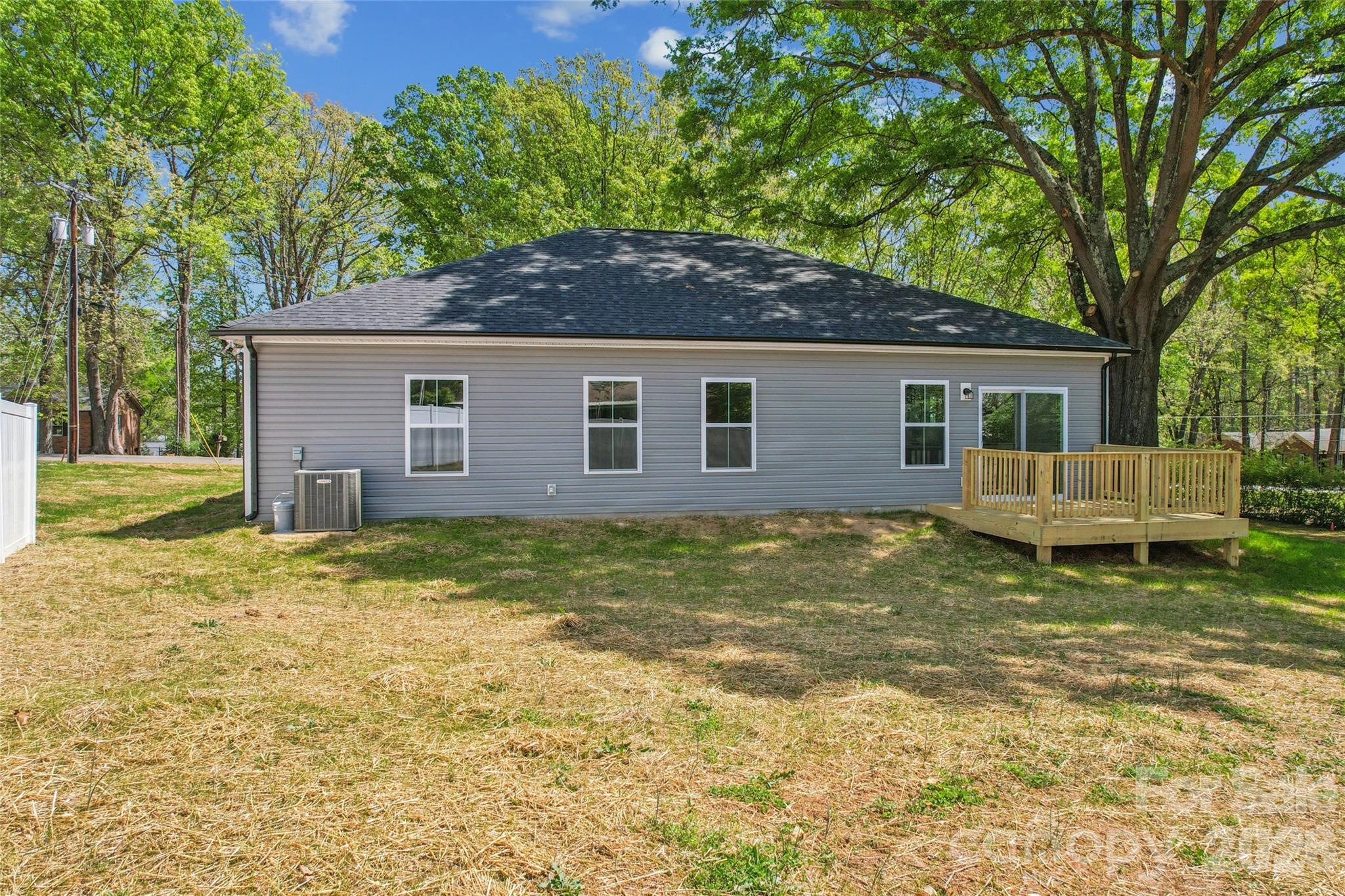 321 Henderson Circle