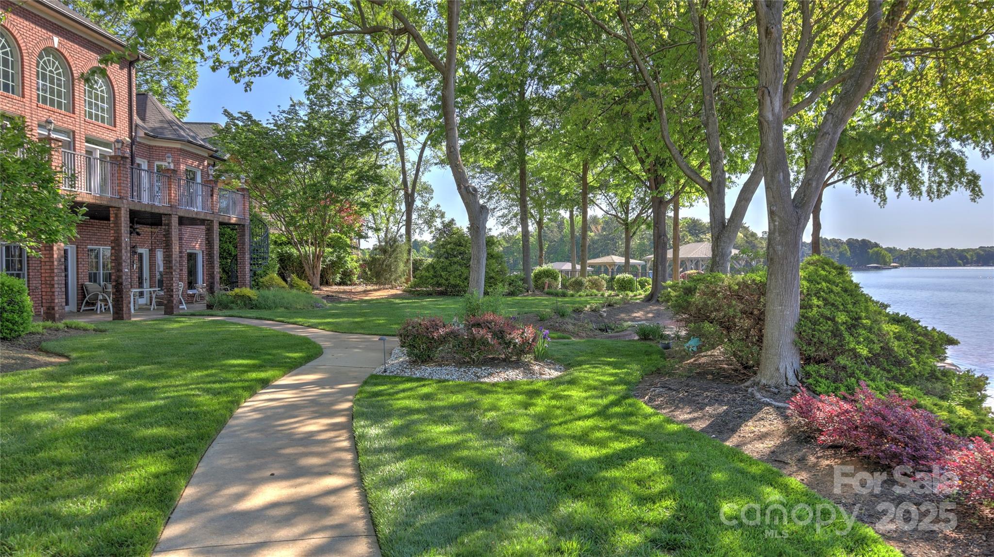 The Harbour At The Pointe - Residential