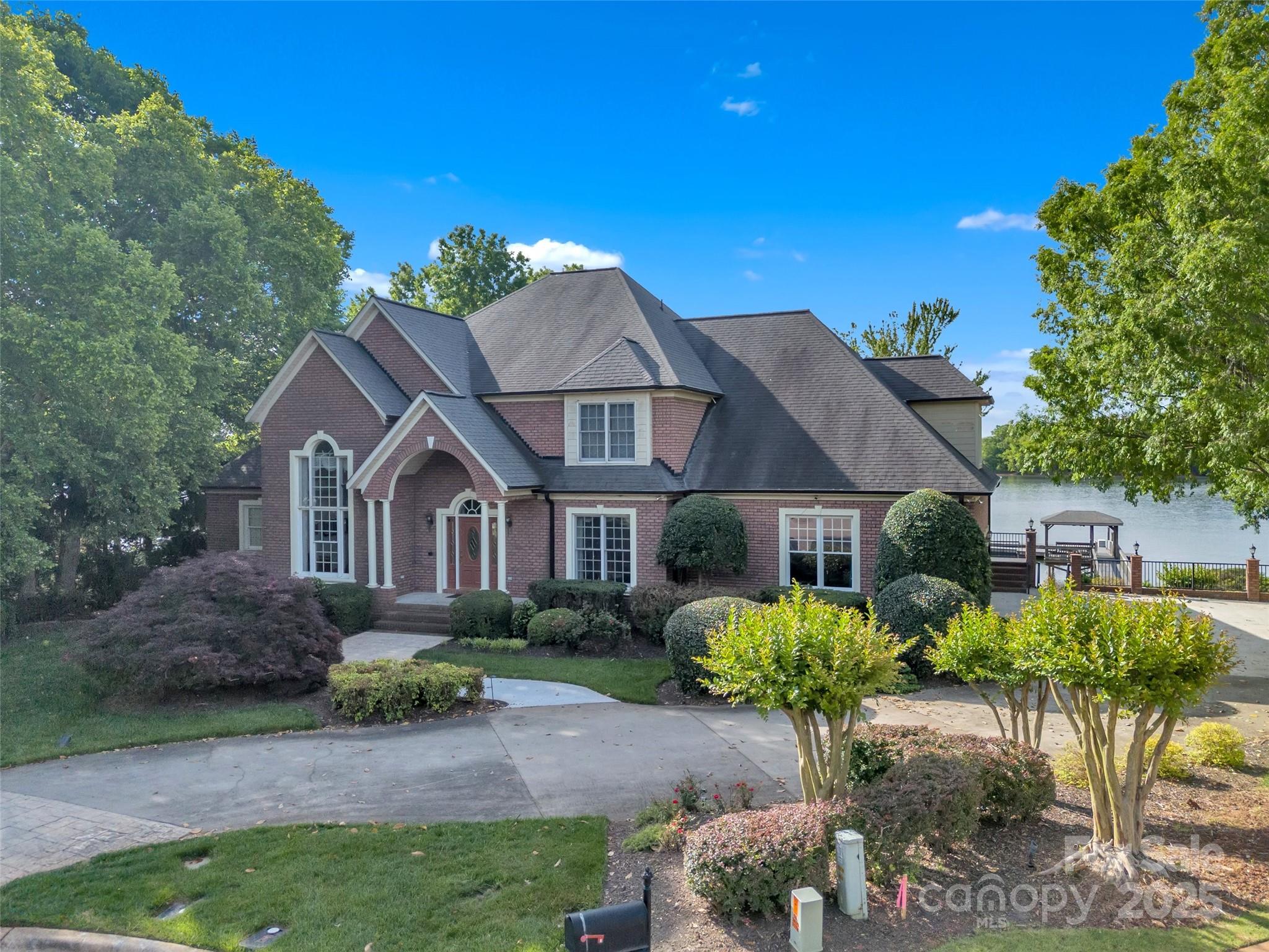 The Harbour At The Pointe - Residential