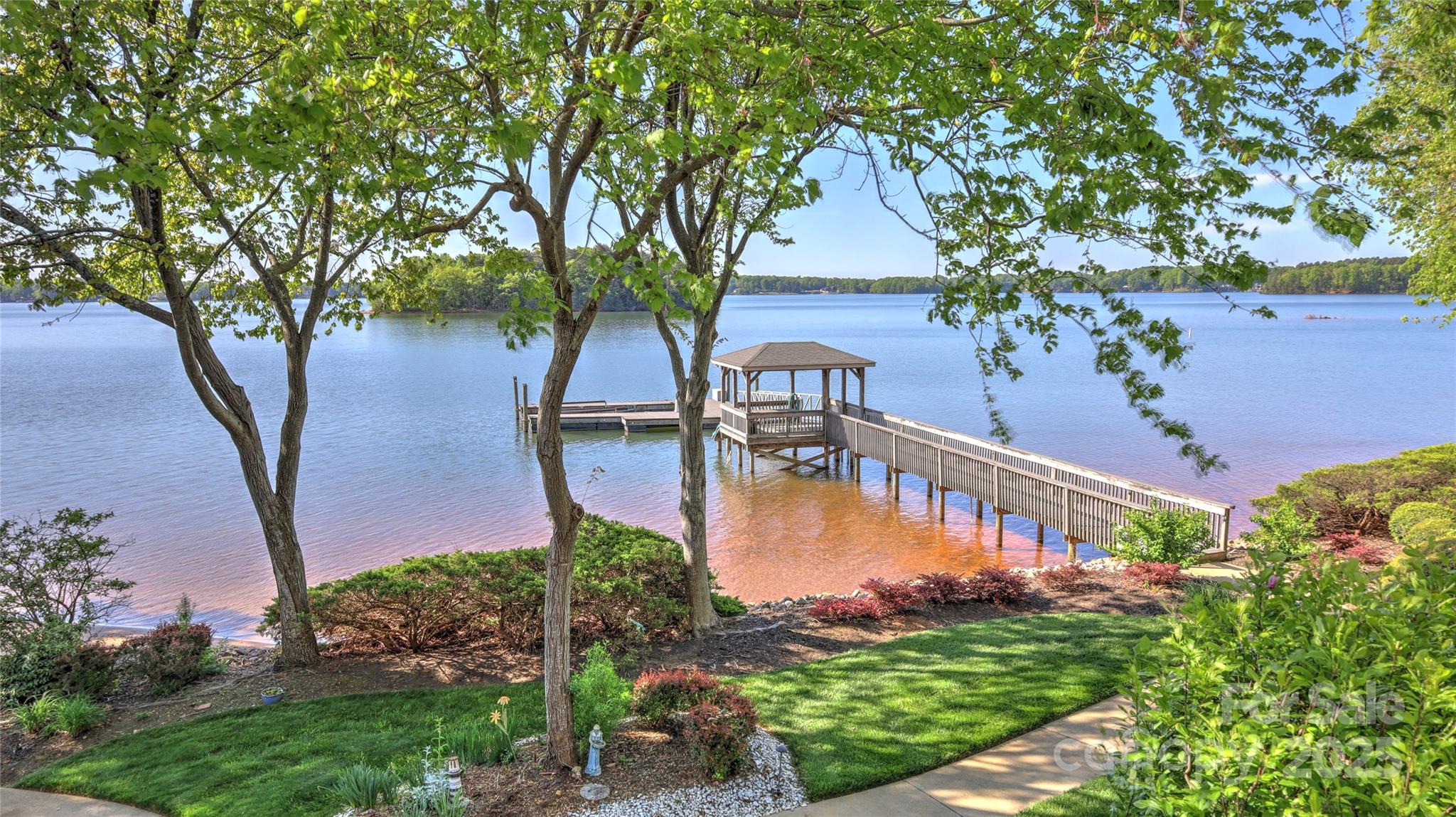 The Harbour At The Pointe - Residential