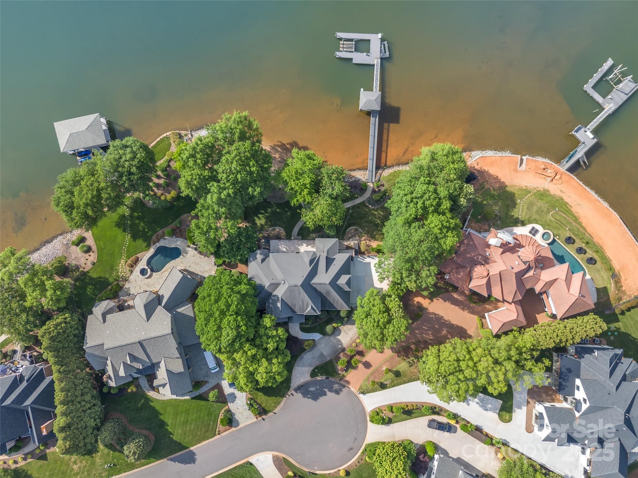 The Harbour At The Pointe - Residential