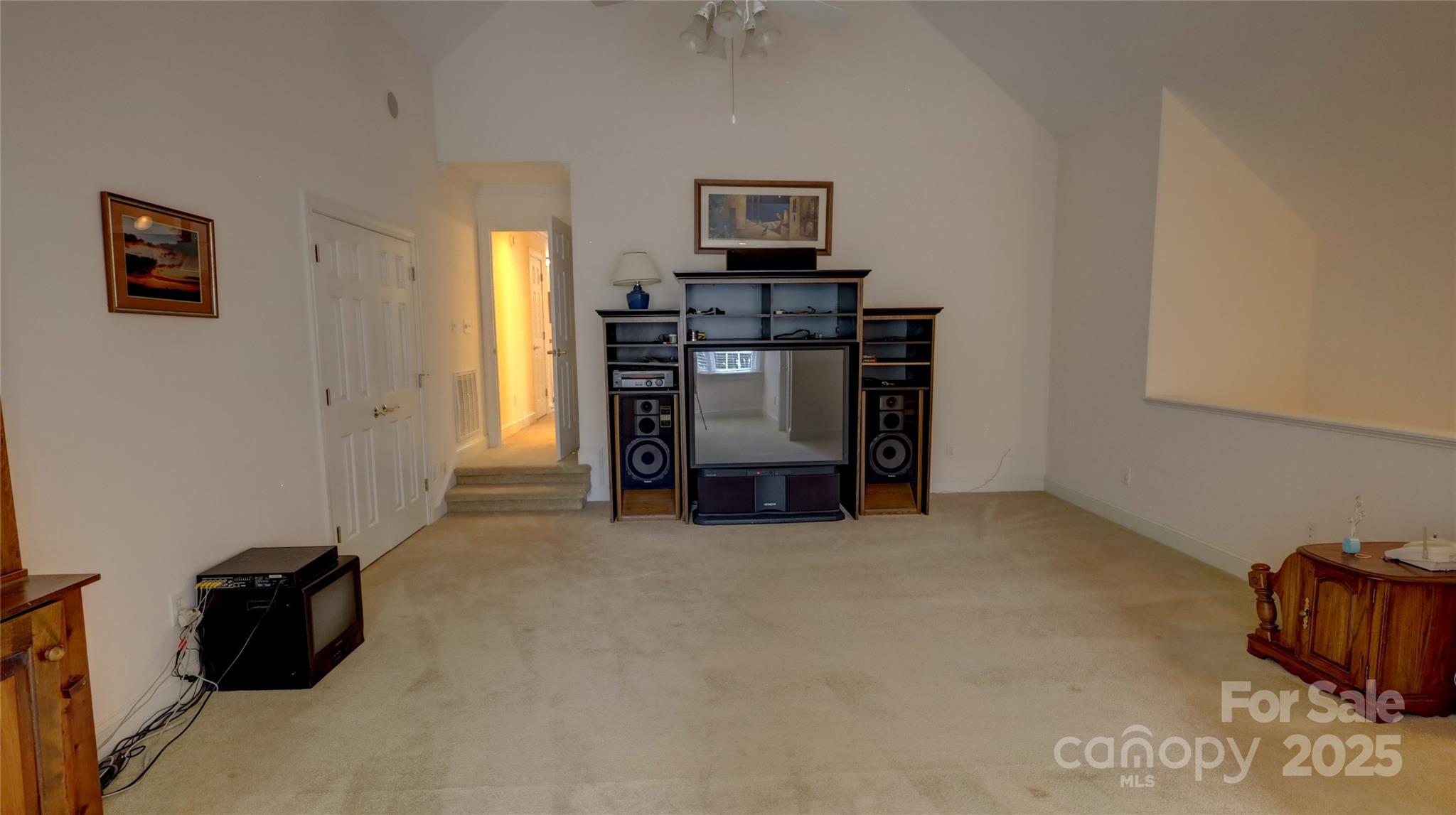 The Harbour At The Pointe - Residential