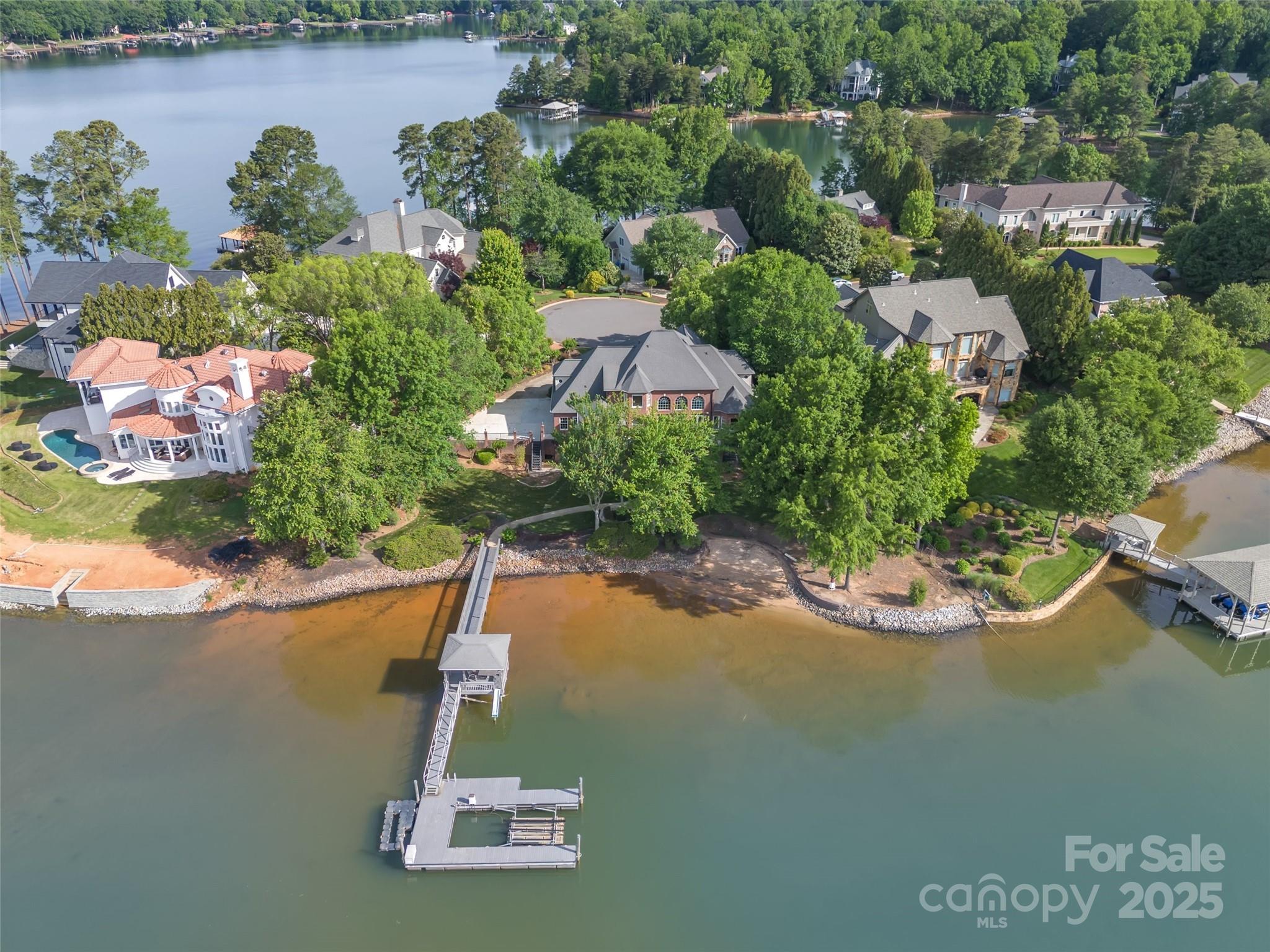 The Harbour At The Pointe - Residential