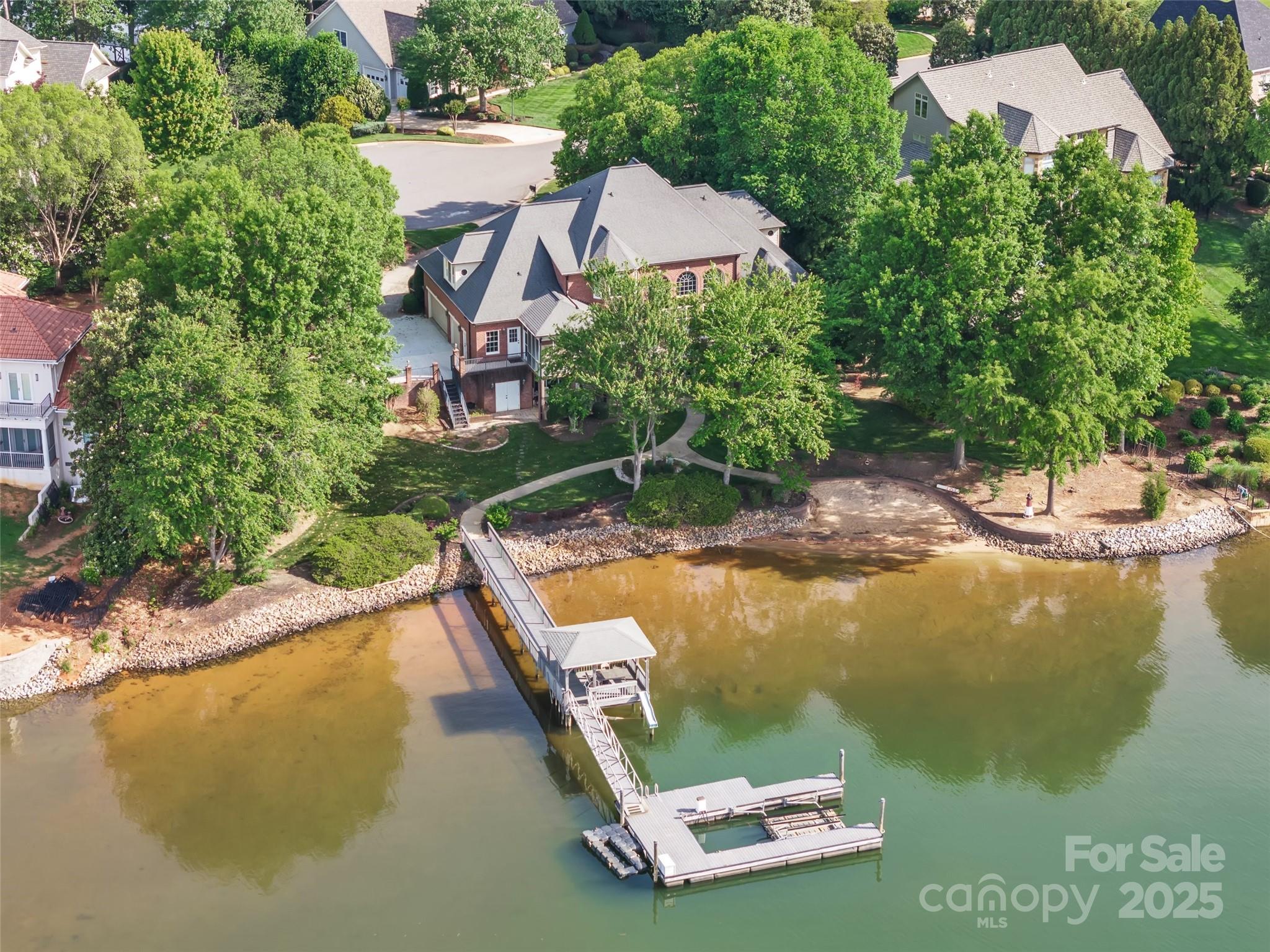 The Harbour At The Pointe - Residential