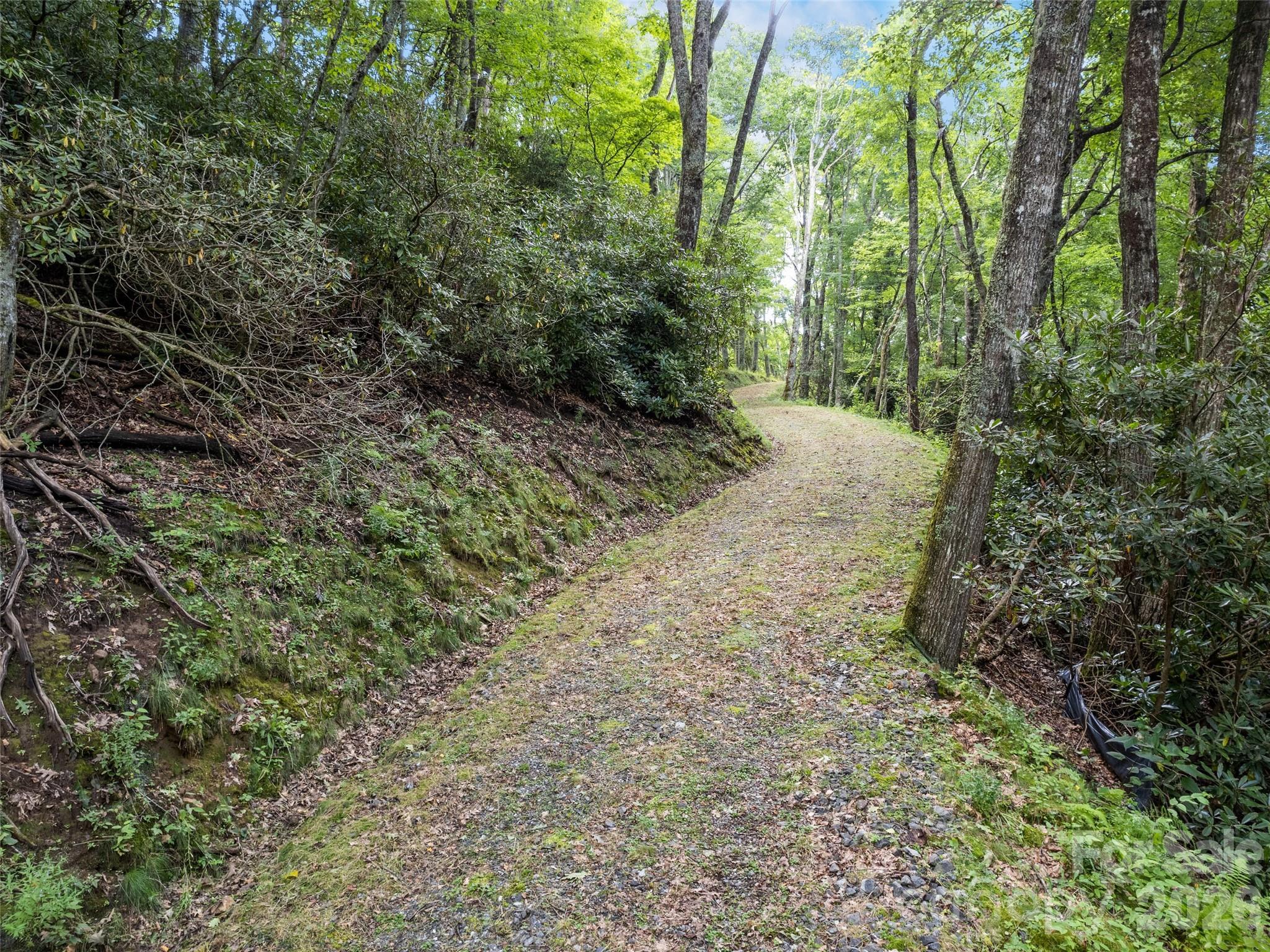 000 Wagon Trail Road