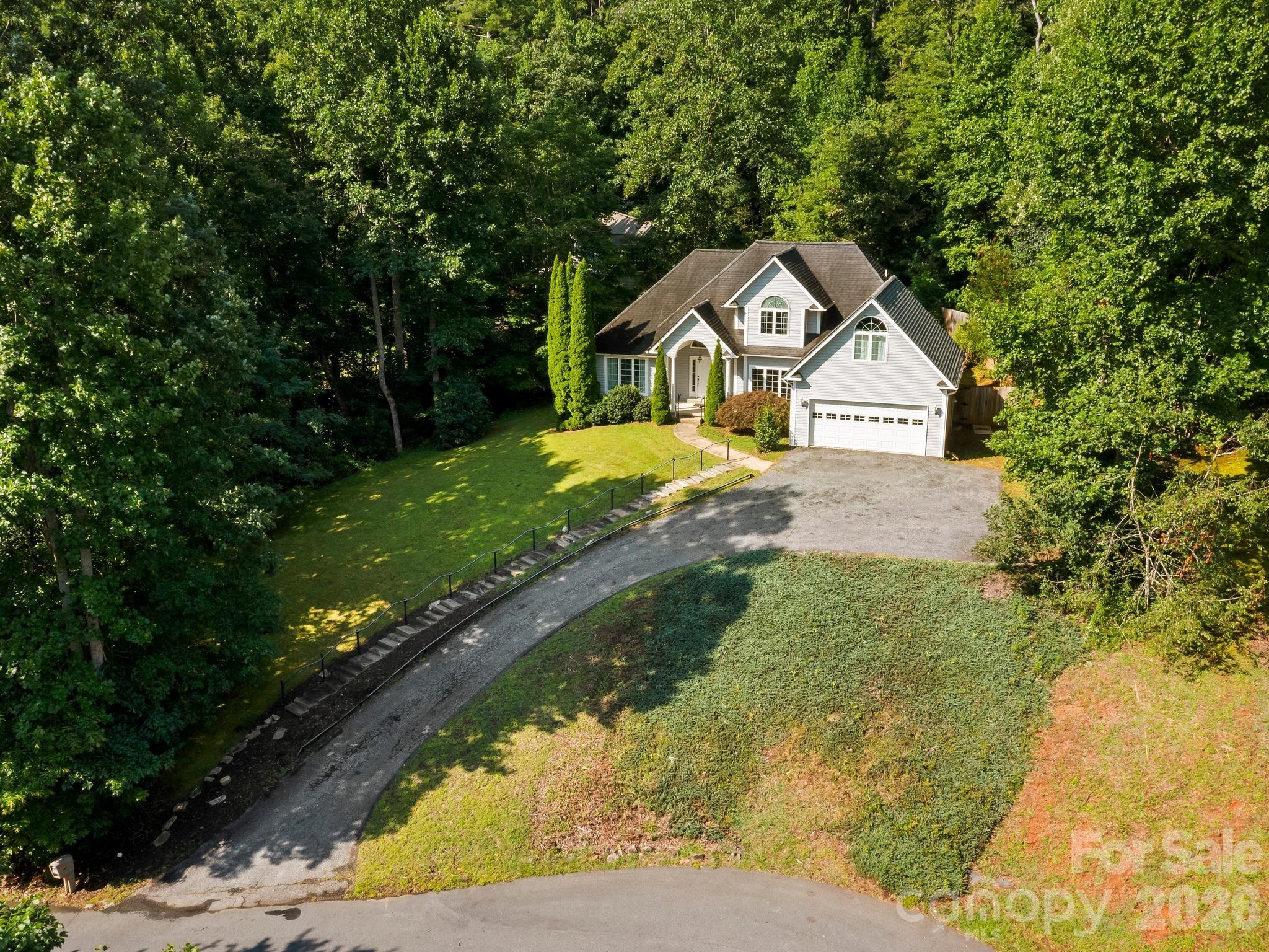 306 Golden Hawk Trail