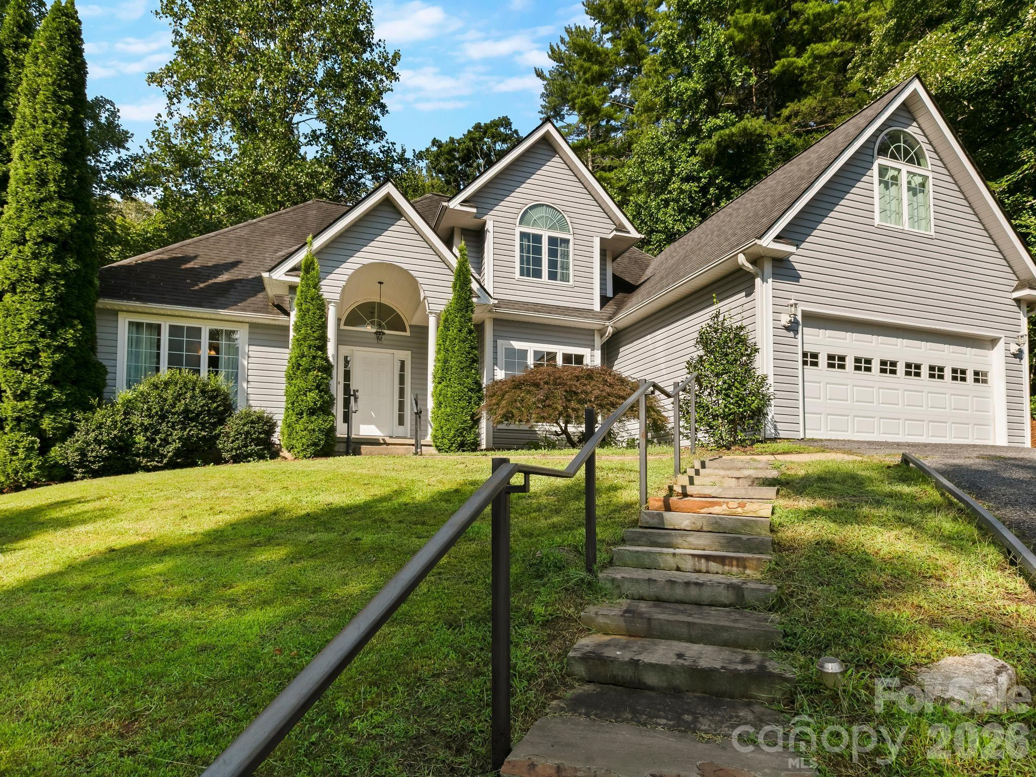 306 Golden Hawk Trail