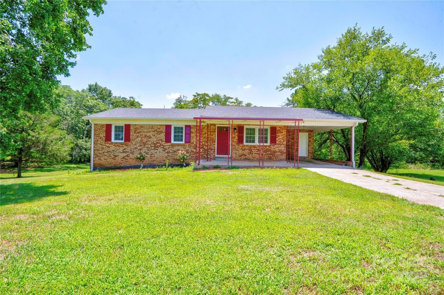 UPDATED 3 Bedroom, 3 Bath Brick Ranch on 0.7 Acres!
This beautifully renovated home features a finished basement and sits on a spacious 0.7 acre lot. Step into the bright white kitchen, complete with quartz countertops and stainless steel appliances that are included. Recent upgrades include new kitchen, flooring, bathrooms, plumbing, electrical, HVAC, roof and more. Enjoy neutral paint tones throughout that compliment any décor. The basement offers two additional rooms perfect for extra bedrooms, home office, or flex space. Embrace peaceful country living with modern comforts!