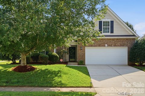 Photo of 301 Augustus Lane, Mount Holly, NC 28120 (MLS # 4396449)