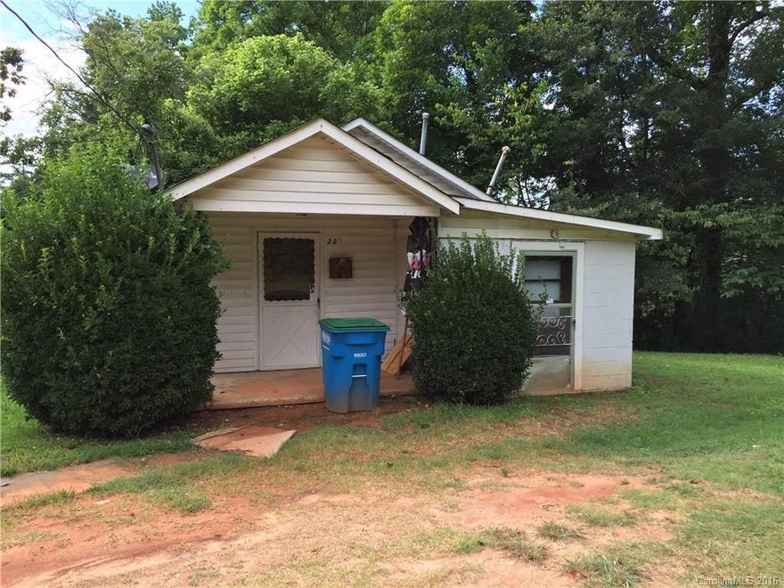 Potential! Potential! Potential! Rare little find near the heart of downtown Fort Mill. Pick up this gem today! Tenant Occupied. All information deemed reliable but not guaranteed. Buyers agent to verify.