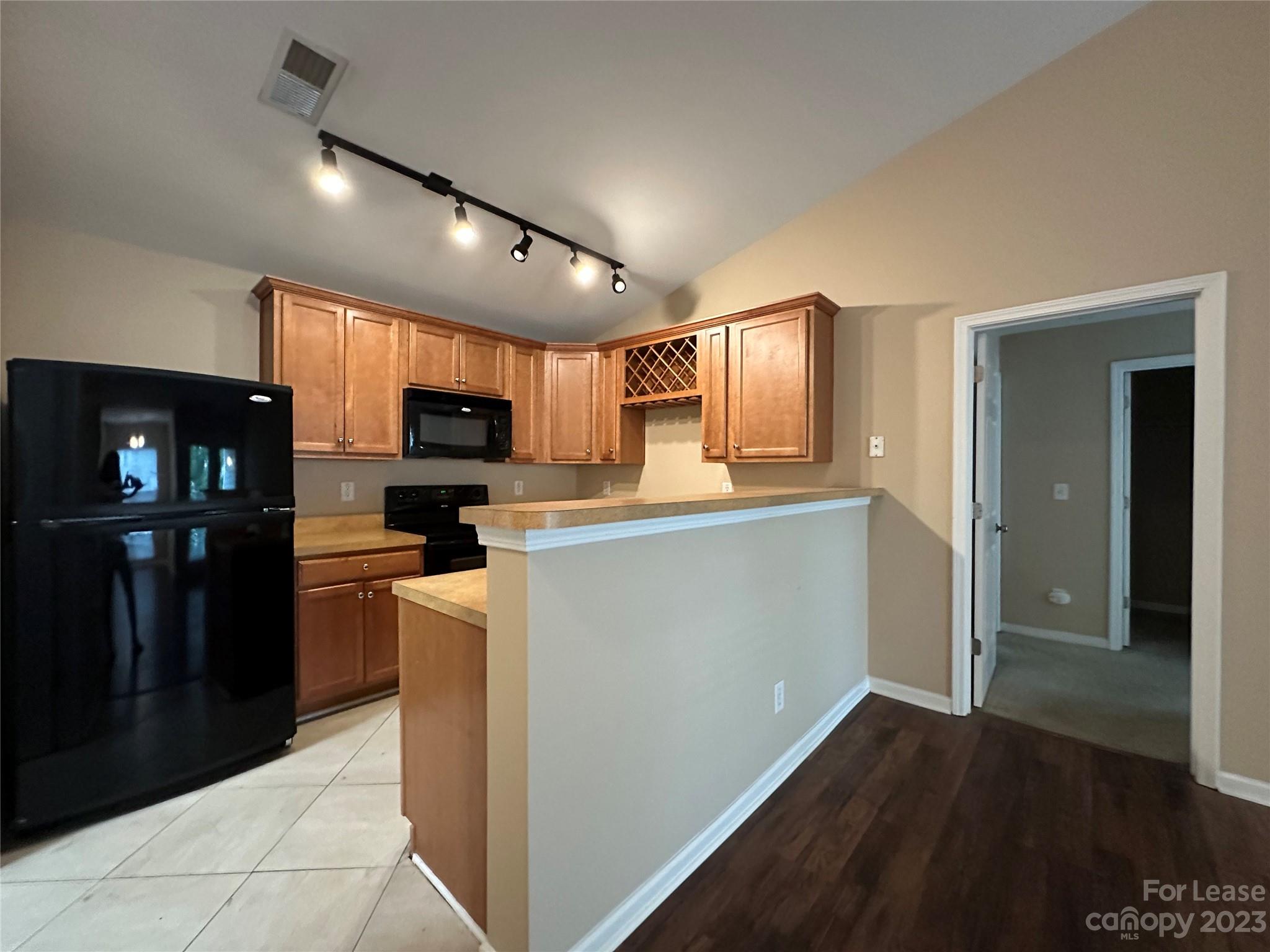 Duncan Gardens - Residential Lease