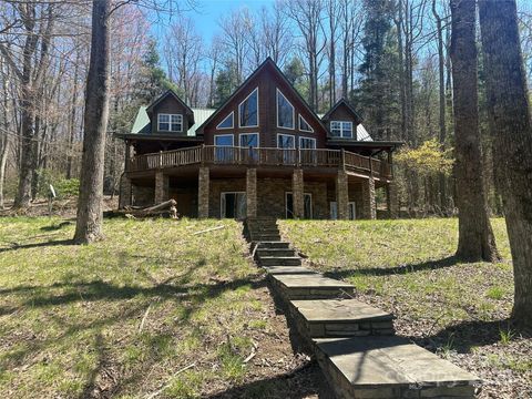 Photo of 40 Boulder Lane, Hendersonville, NC 28792 (MLS # 4245061)
