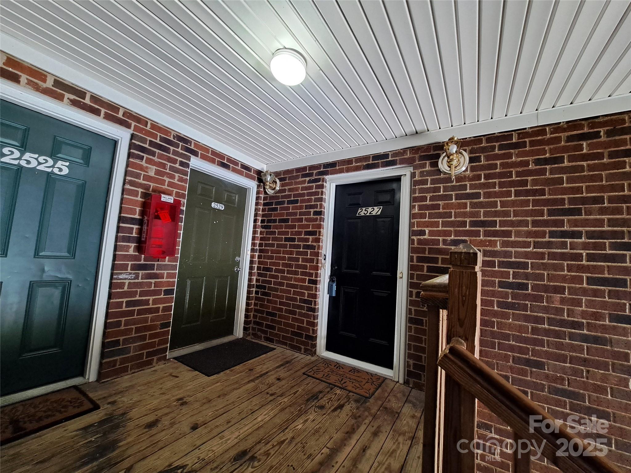2527 Carya Pond Lane