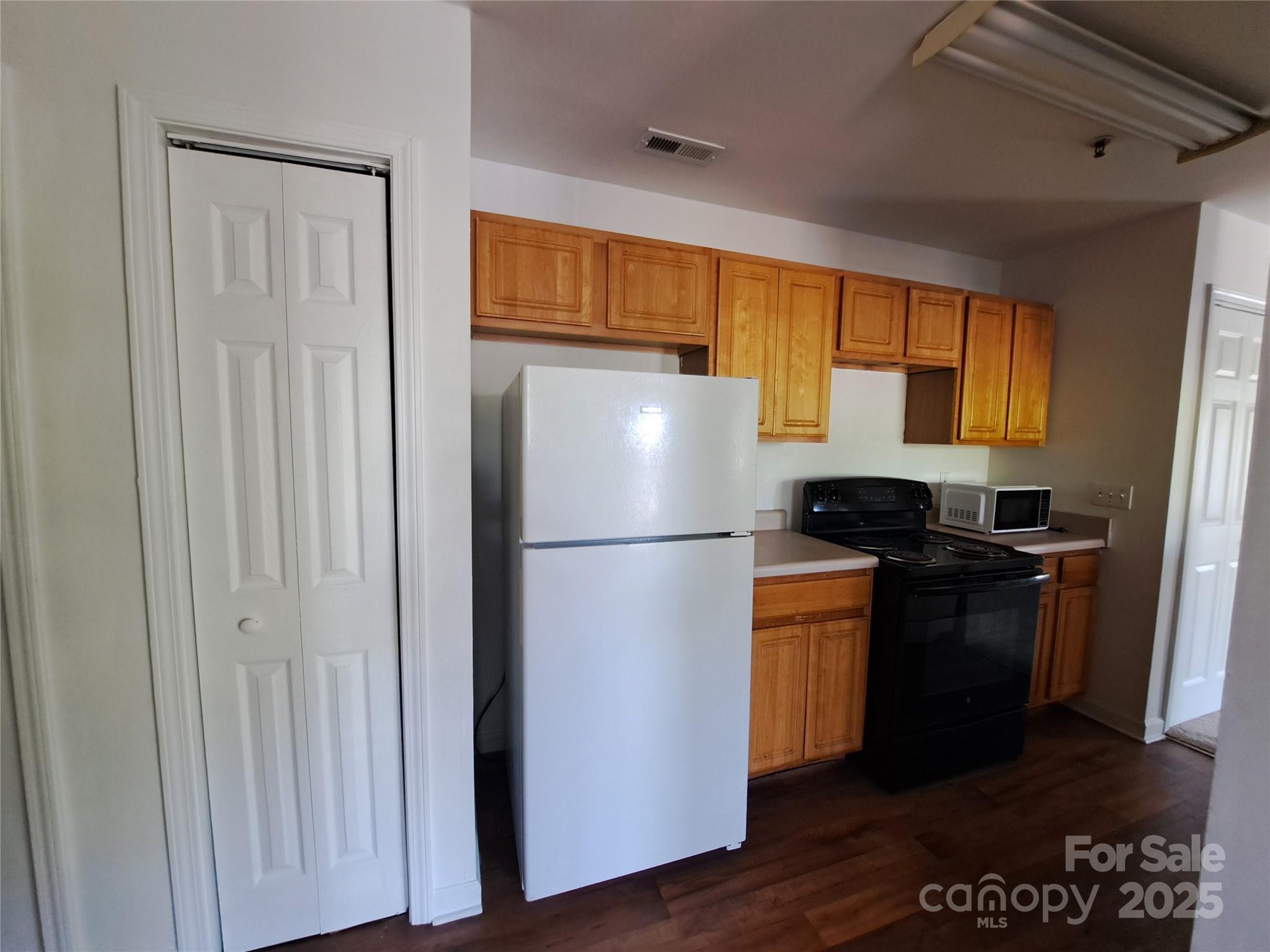 Carya Pond Condo Homes - Residential