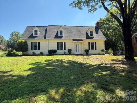 Photo of 207 Edgemont Drive, Shelby, NC 28150 (MLS # 4402527)