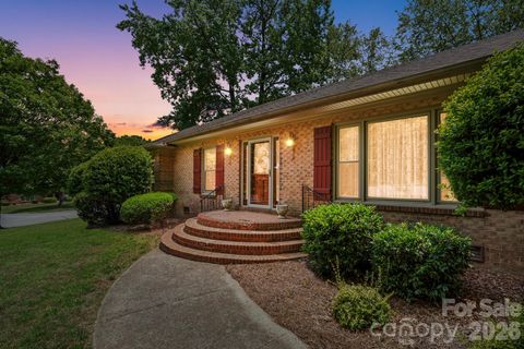 Photo of 5705 Foxcrest Drive, Mint Hill, NC 28227 (MLS # 4384458)