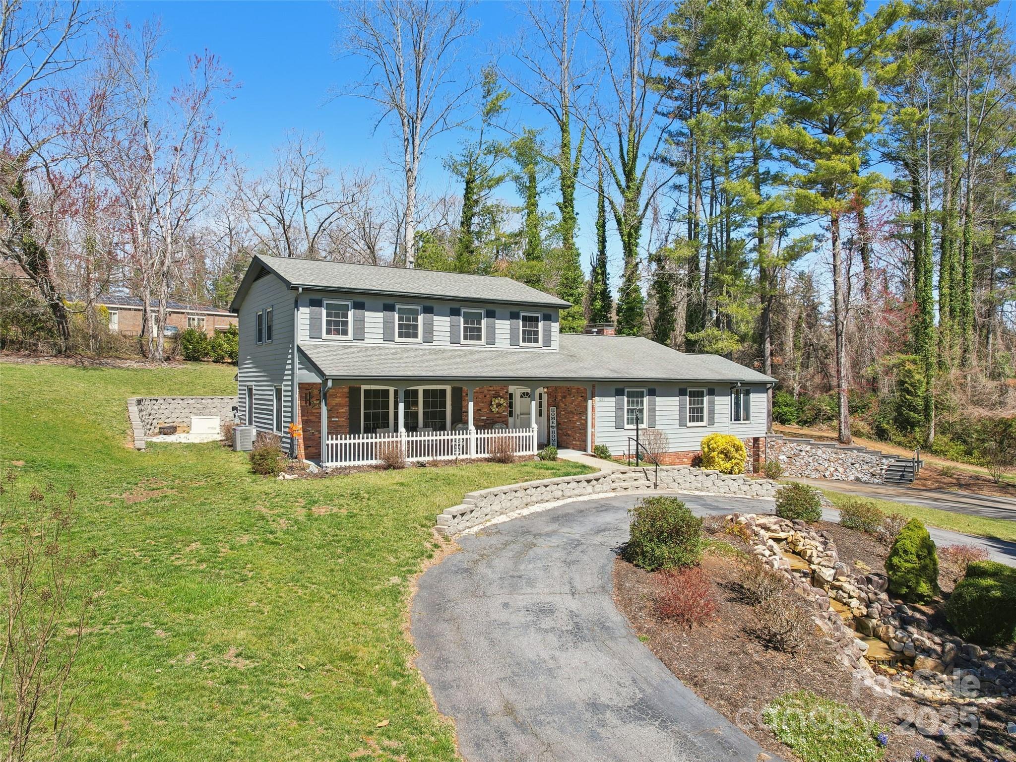 1231 Ashby Lane