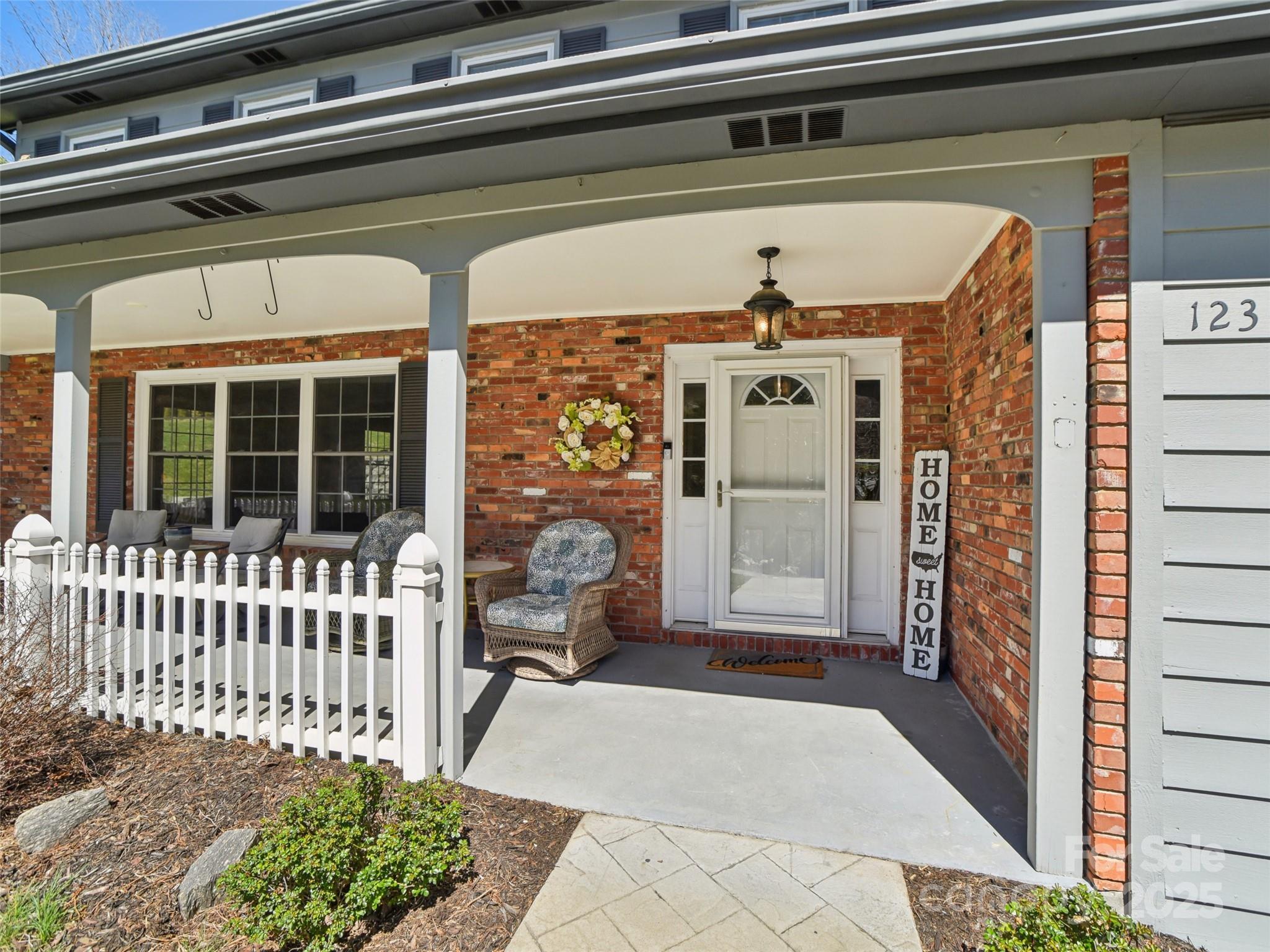 1231 Ashby Lane