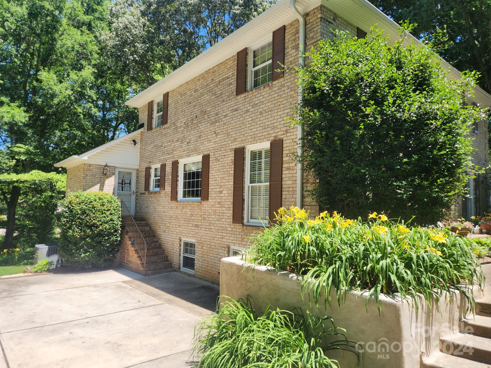 Ravenwood - Residential