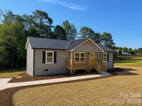 Photo of 2047 Bailey Drive, Hickory, NC 28601 (MLS # 4398528)
