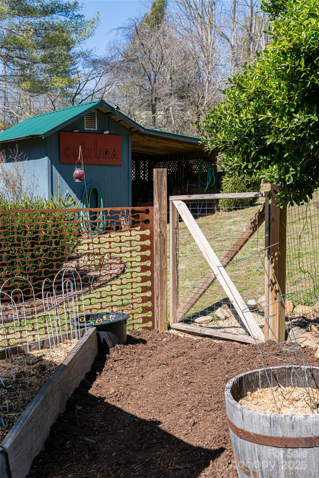 Laurelwood - Residential