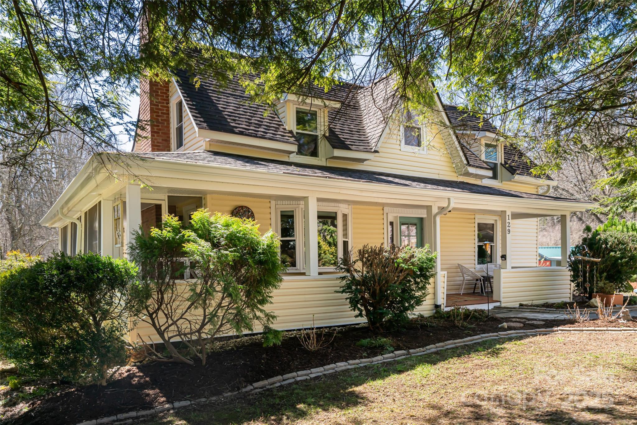 Laurelwood - Residential