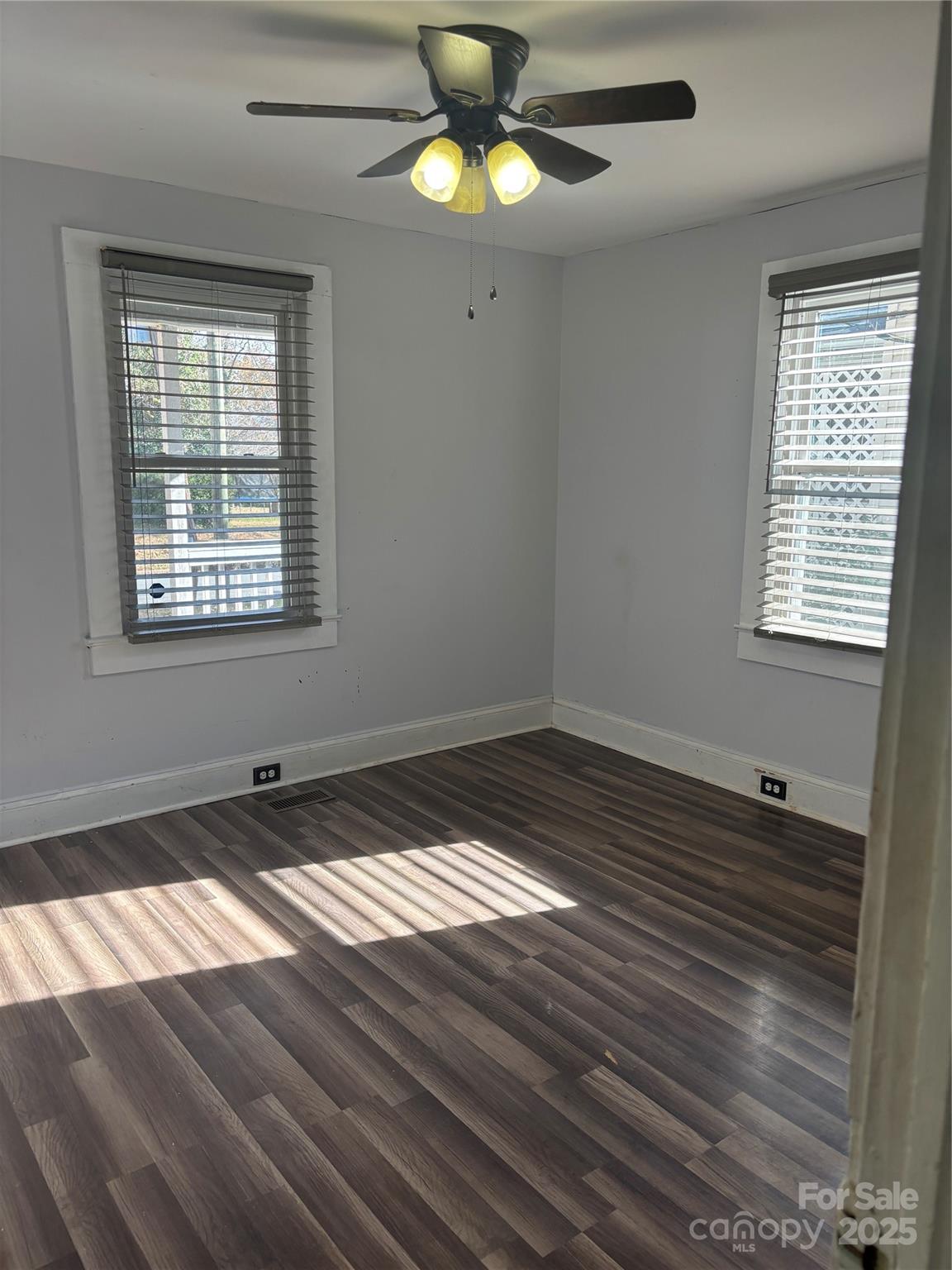 827 W Horah Street W