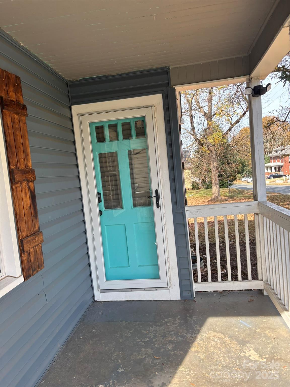 827 W Horah Street W