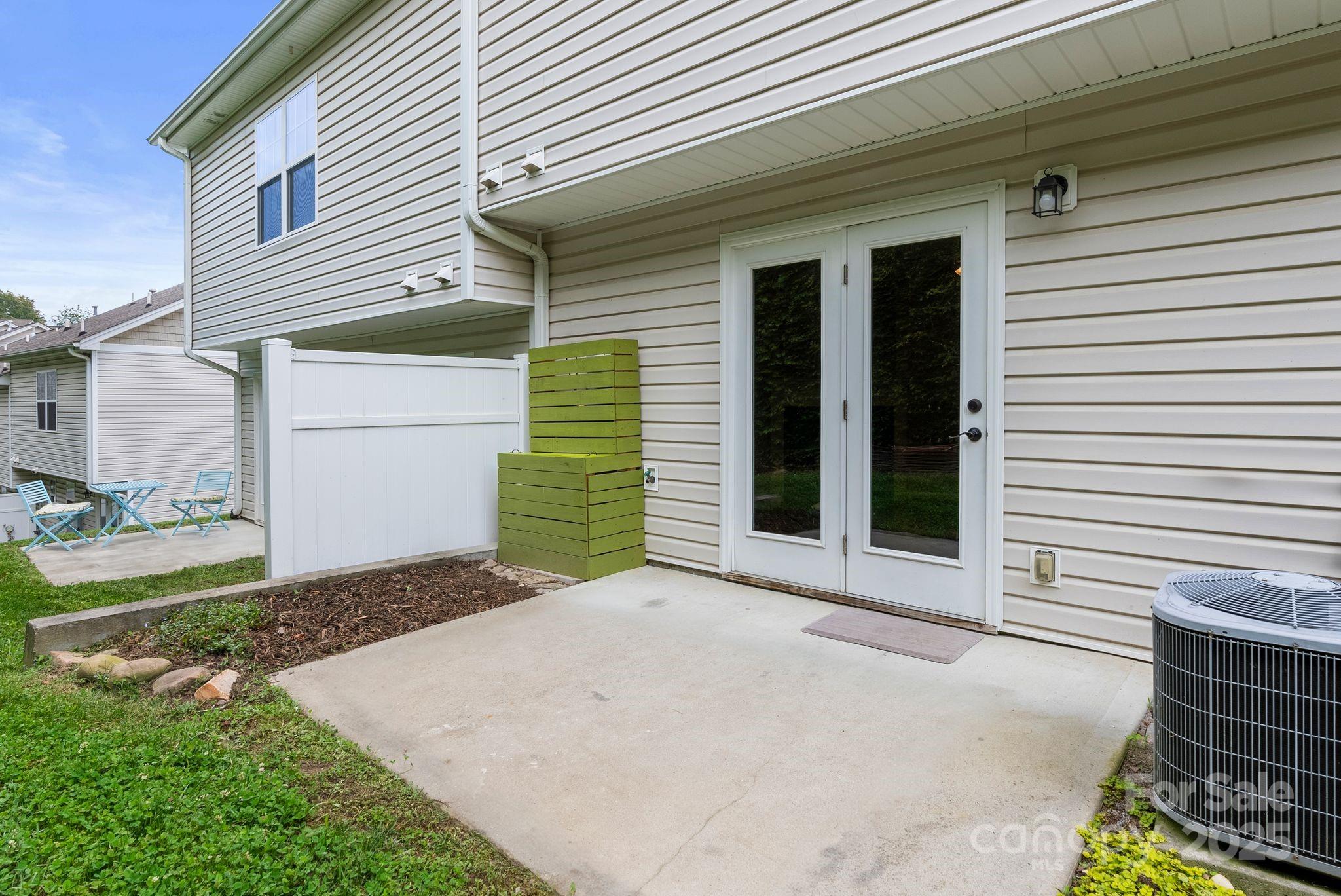 Creekside Village - Residential