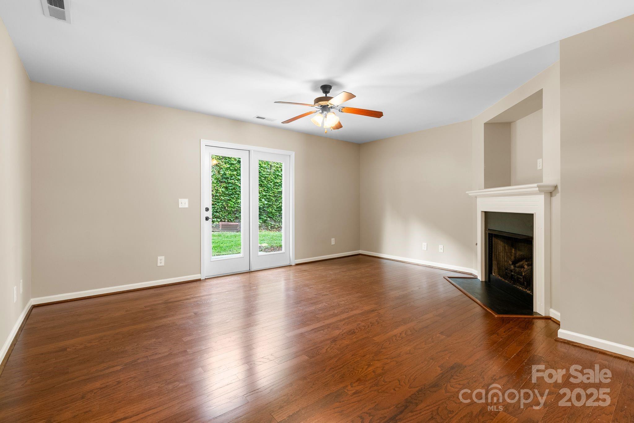 Creekside Village - Residential