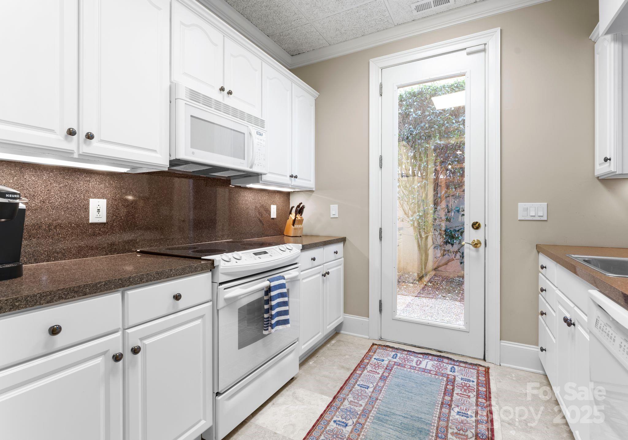 The Peninsula - Residential