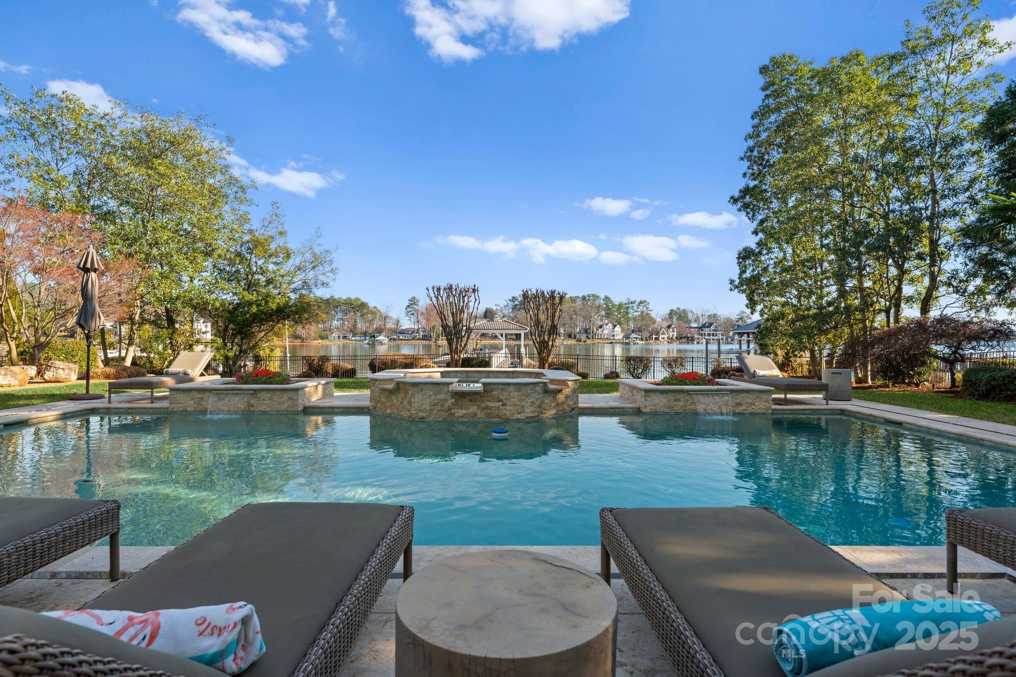 The Peninsula - Residential