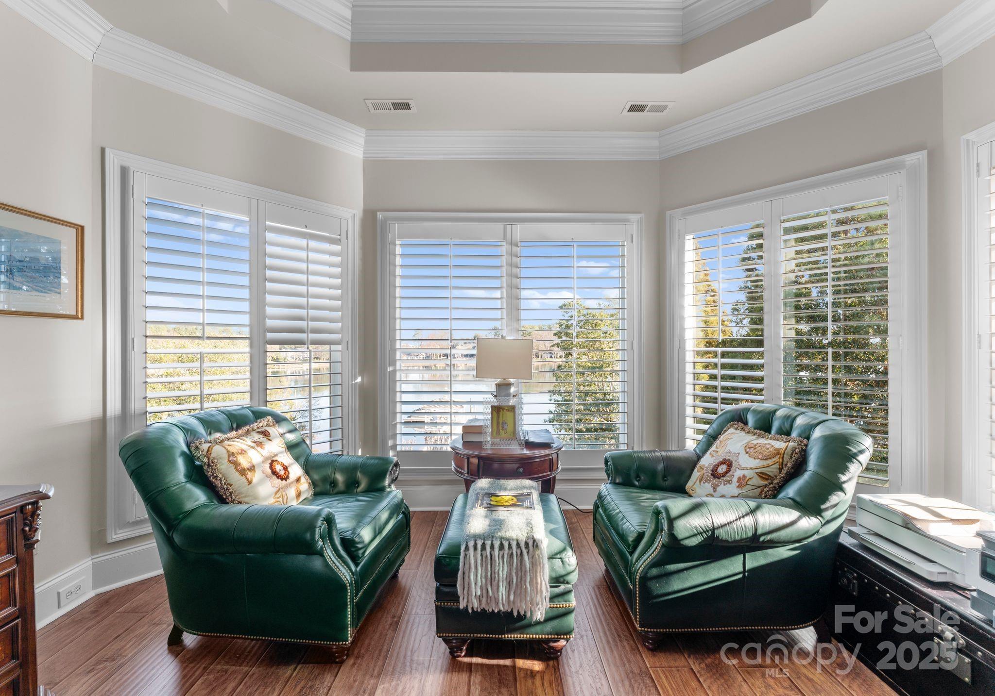 The Peninsula - Residential