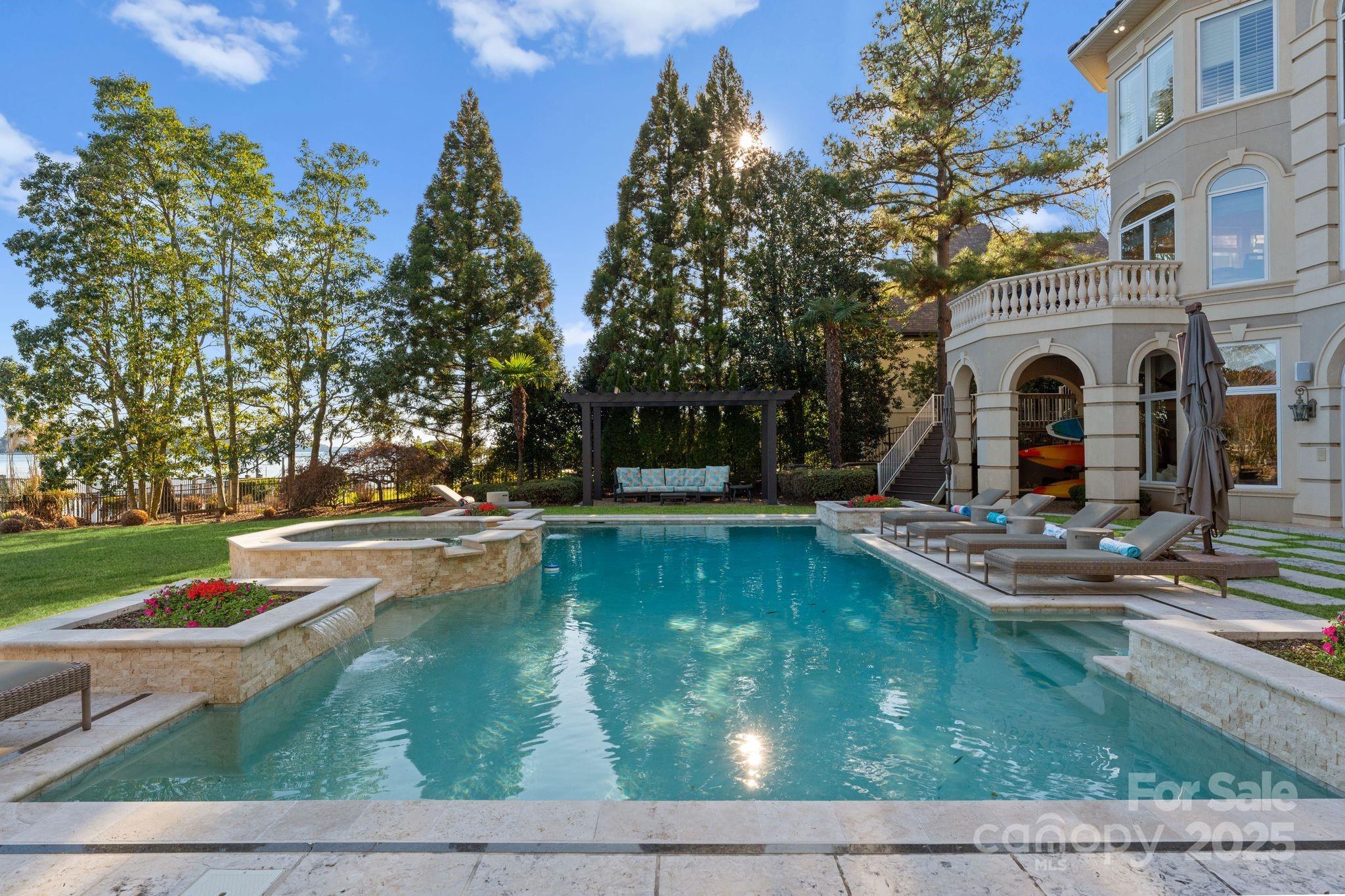 The Peninsula - Residential