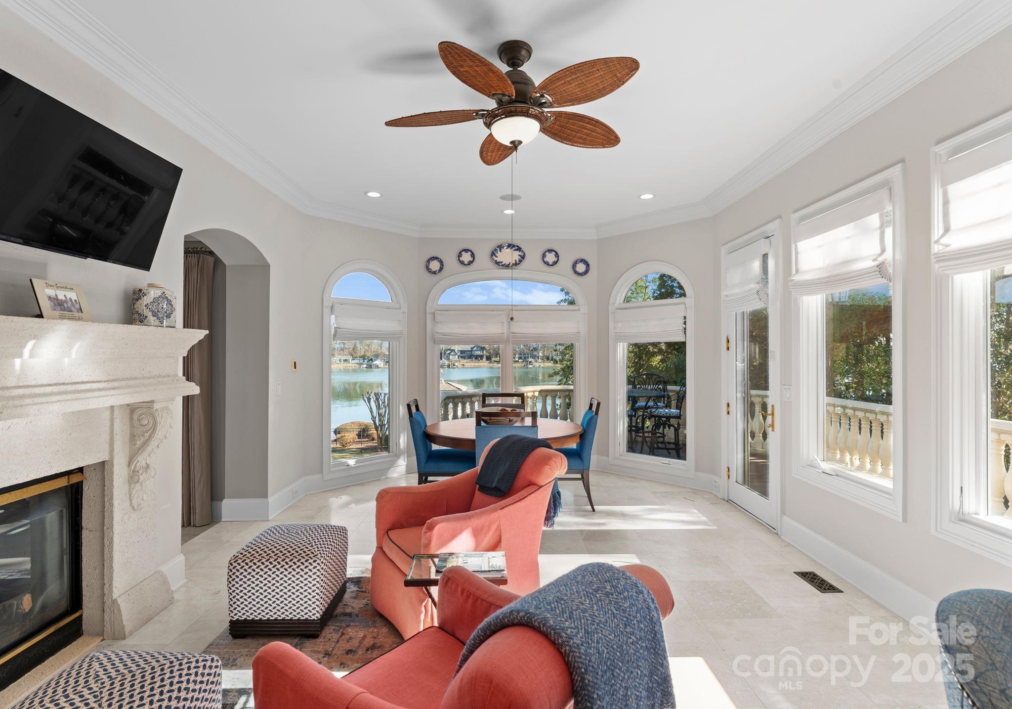 The Peninsula - Residential