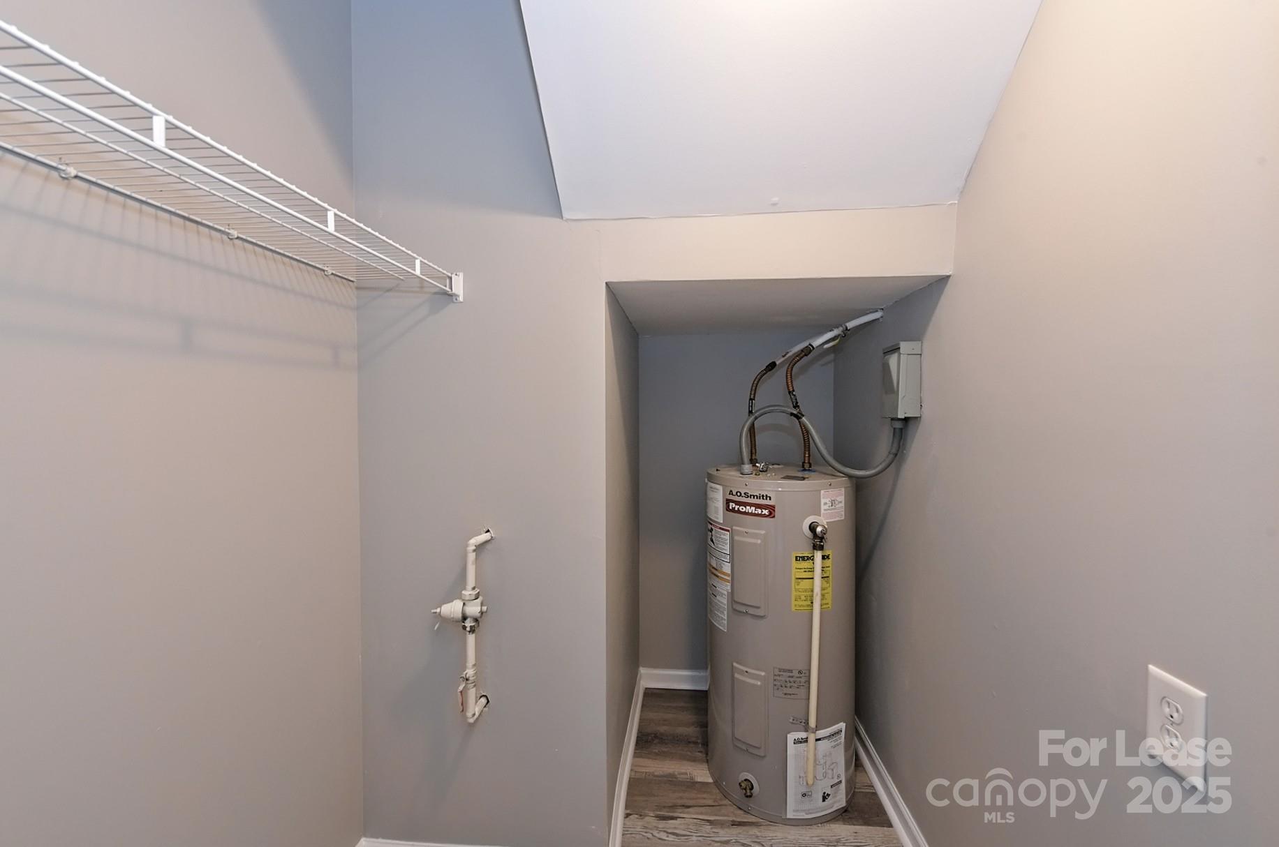 Oakbrooke - Residential Lease