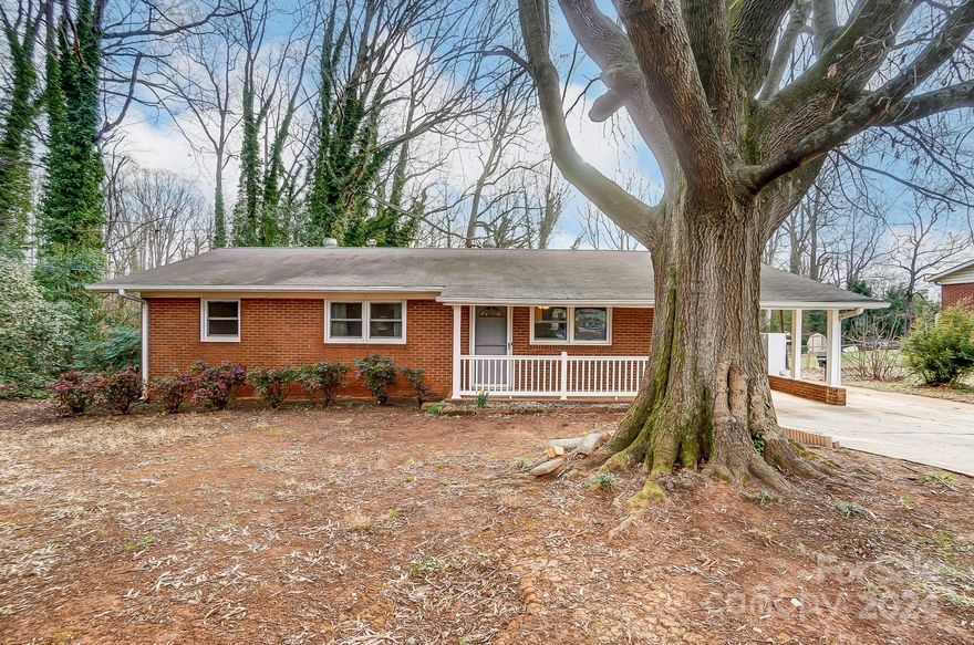 This is a perfect opportunity for a buyer to update as they wish. Located at the end of a nice quiet street in Lowell, but close to McAdenville, this home is a blank template for a buyer. 
Some updates a buyer could contemplate would be flooring, countertops, paint, etc.  The exterior is full brick and the rear yard is fenced. Town of Lowell provides water and the home is on a 3 bedroom approved septic tank. 
HVAC tags states 8/2017 on the exterior. 
The seller has never lived in the home and would prefer to sell the home as it is, but knows of no issues.