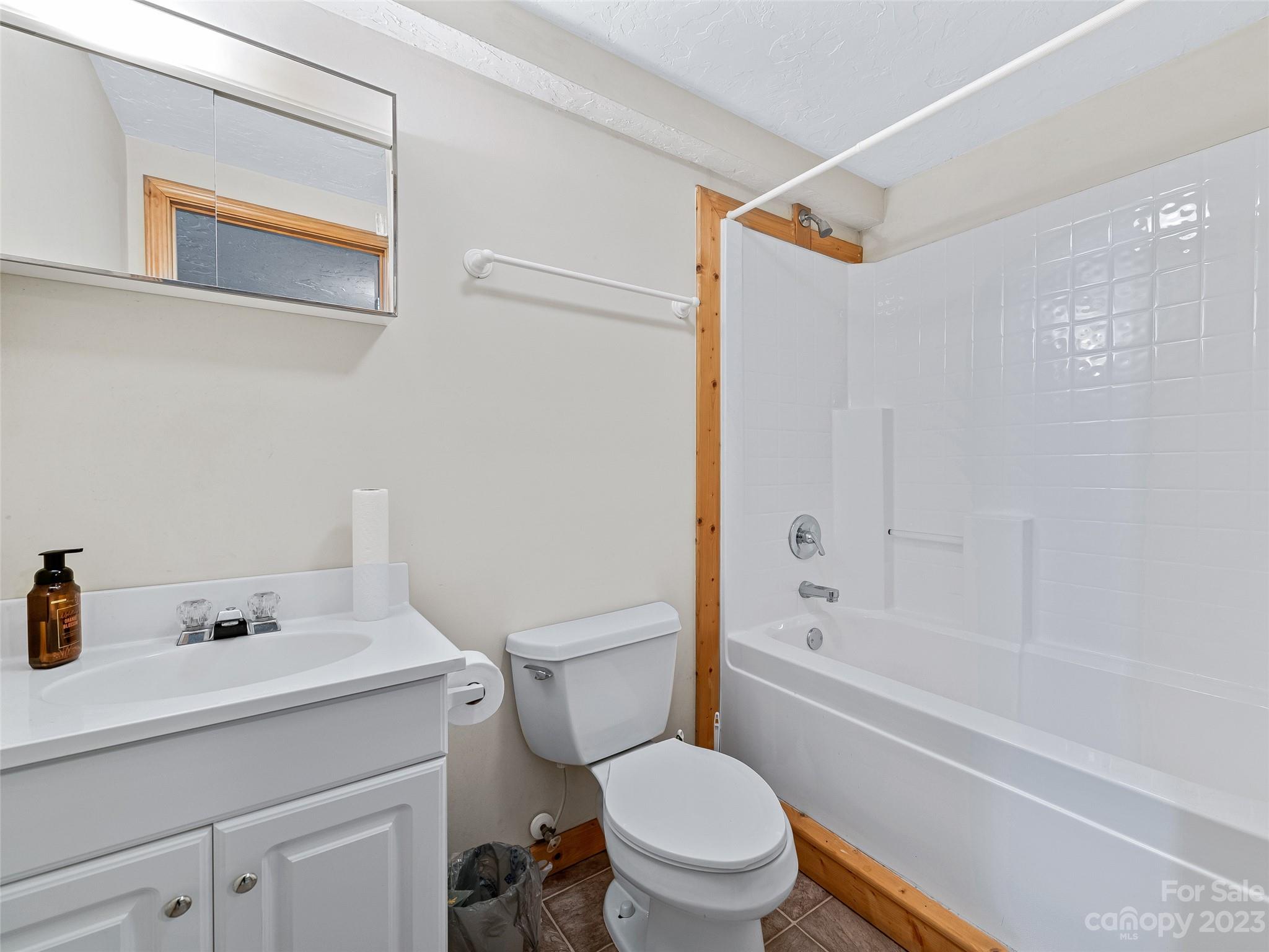 Twin Oaks Estate - Residential