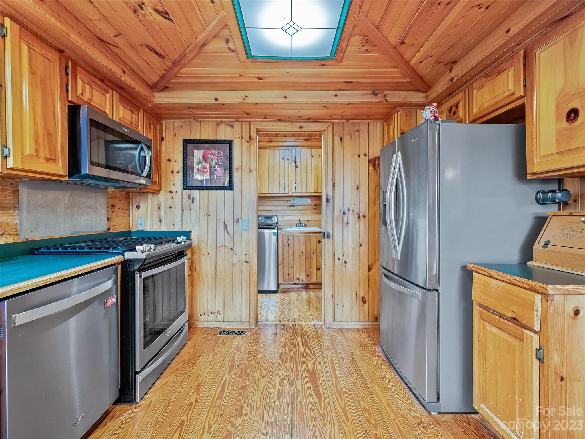 Twin Oaks Estate - Residential