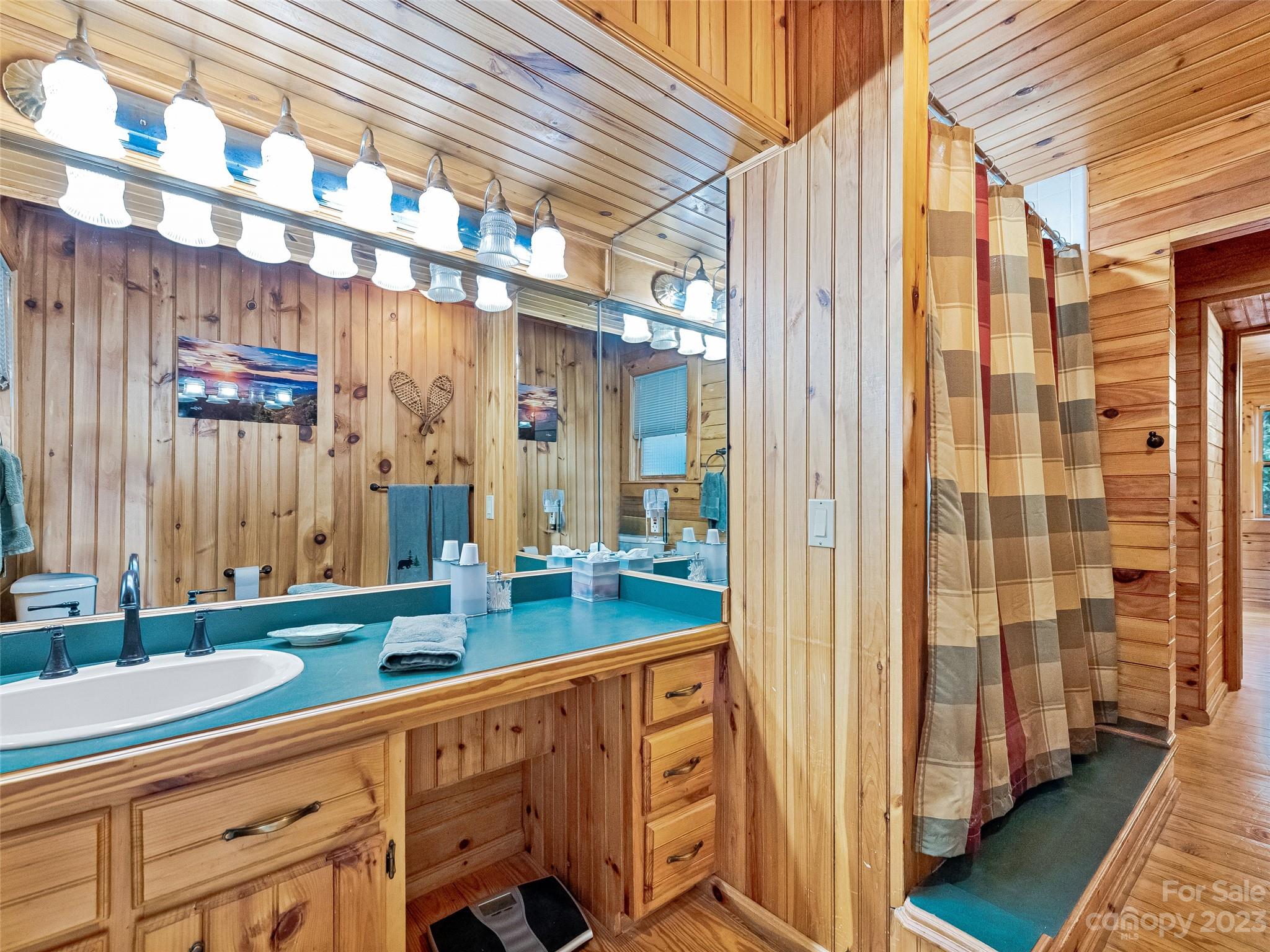 Twin Oaks Estate - Residential